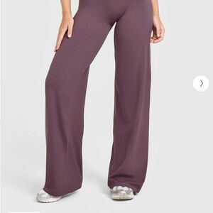 Oner Active Wide-Leg Pants in Deep Purple
*xs short* used once